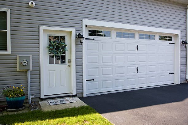 24/7 Emergency Garage Door Panel Replacement experts in Lake Dallas, TX